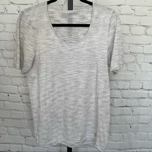 Under Armour Threadborne Light Heather Gray Shirt - Picture 1 of 4